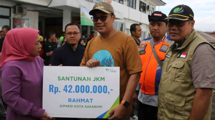 Wali Kota Sukabumi Serahkan Santunan Kematian kepada Jupaksi